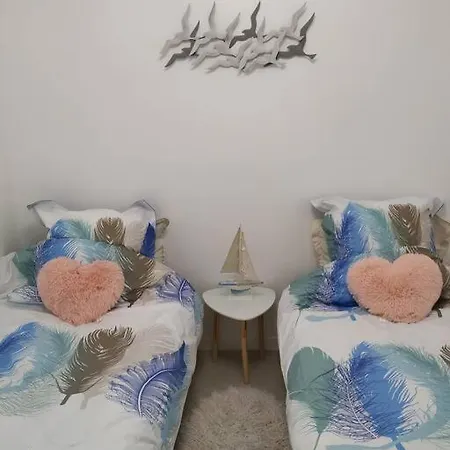 Hotel Rez De Jardin A 6min De La Croisette 3*